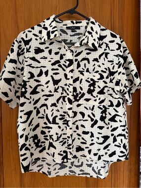 Lulu's Black & White Abstract Short-Sleeve Button-Up Shirt